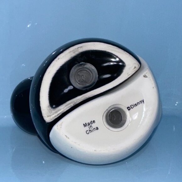 Disney Mickey Mouse Salt and Pepper Shakers Black White Magnet 2 Pieces Yin Yang - Picture 4 of 4
